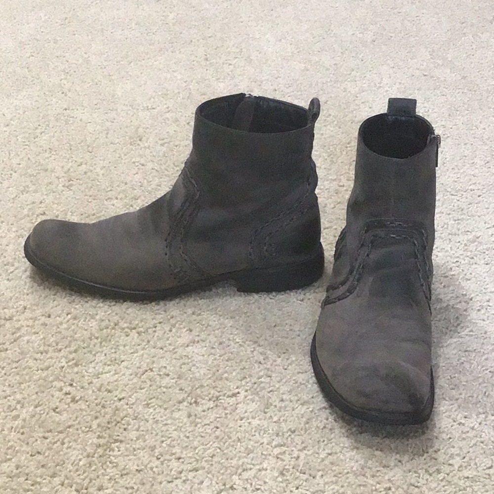 Men Bed Stu boots 9.5 Worn look Revolution Bk/tan